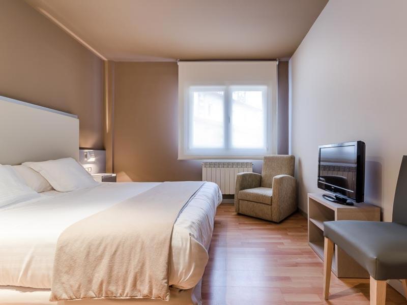 Hotel Nagusi Мургуия Экстерьер фото