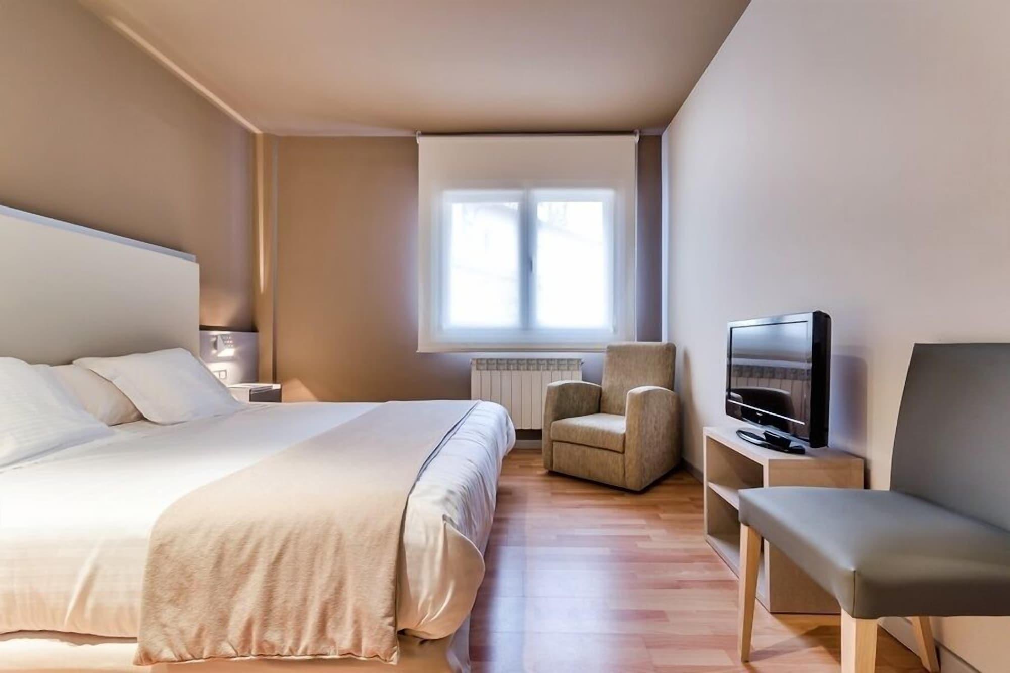 Hotel Nagusi Мургуия Экстерьер фото