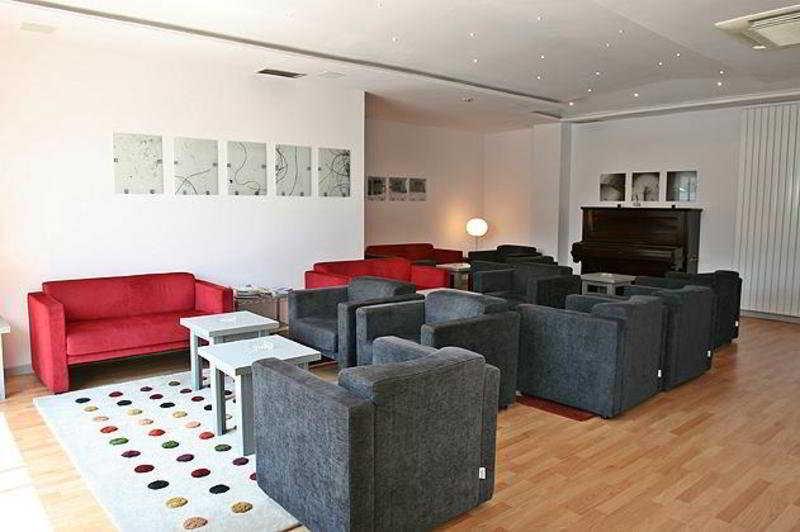 Hotel Nagusi Мургуия Интерьер фото